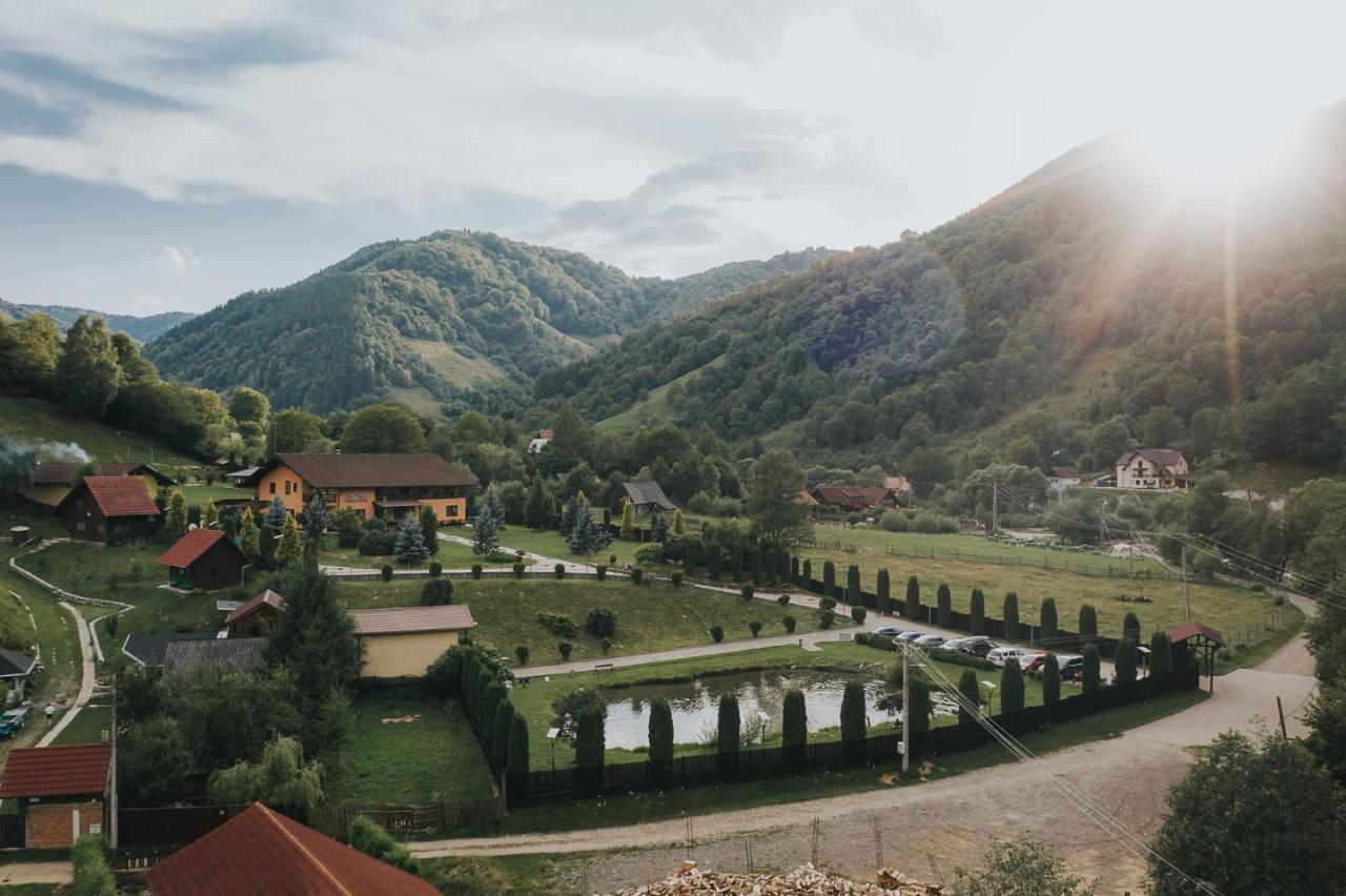 Pensiunea Rau Sadului Exteriör bild